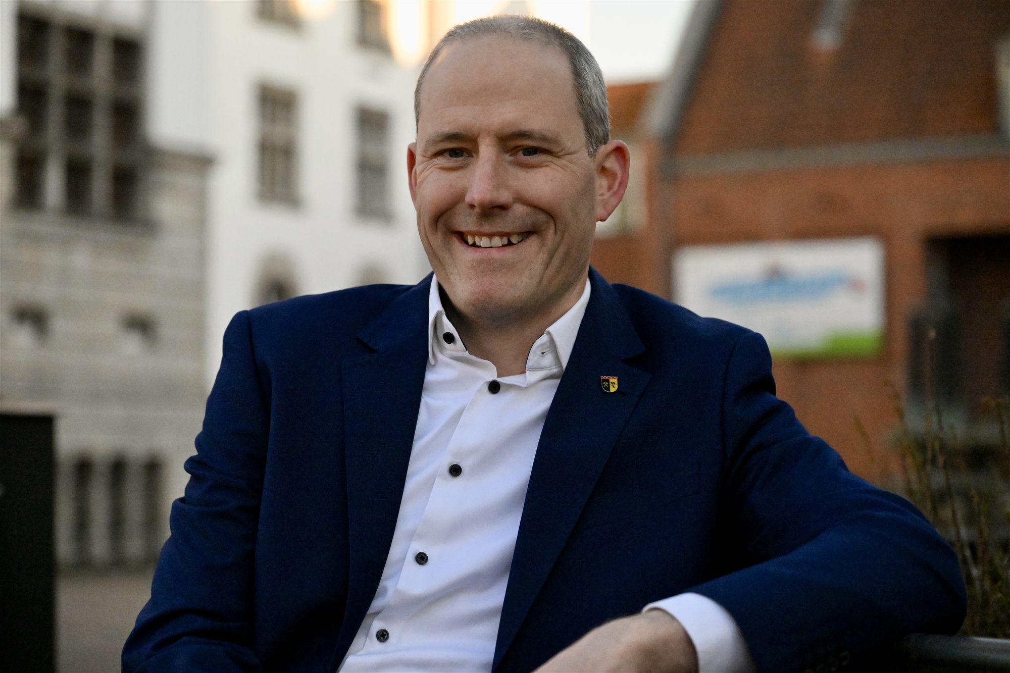 Peter Rademacher im Austausch vor Ort